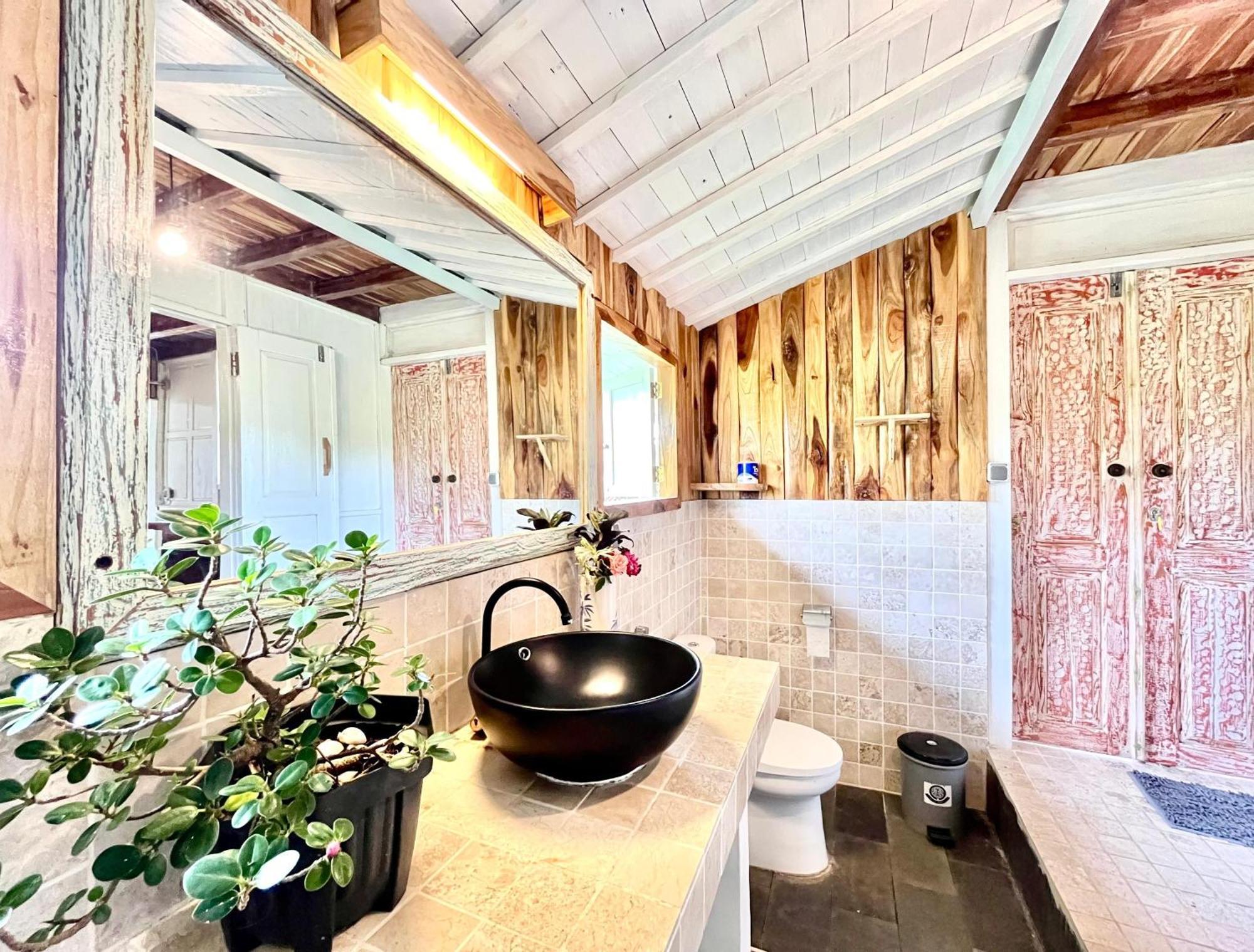 Pondok Is Oke Villa Scenic View Бануванги Екстериор снимка