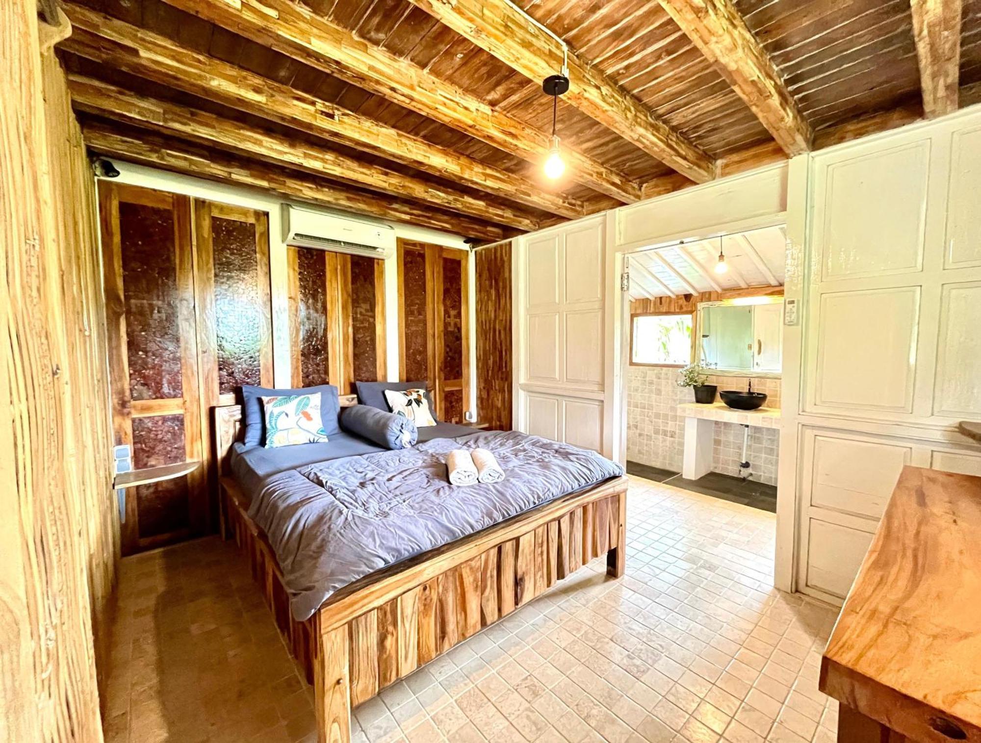 Pondok Is Oke Villa Scenic View Бануванги Екстериор снимка