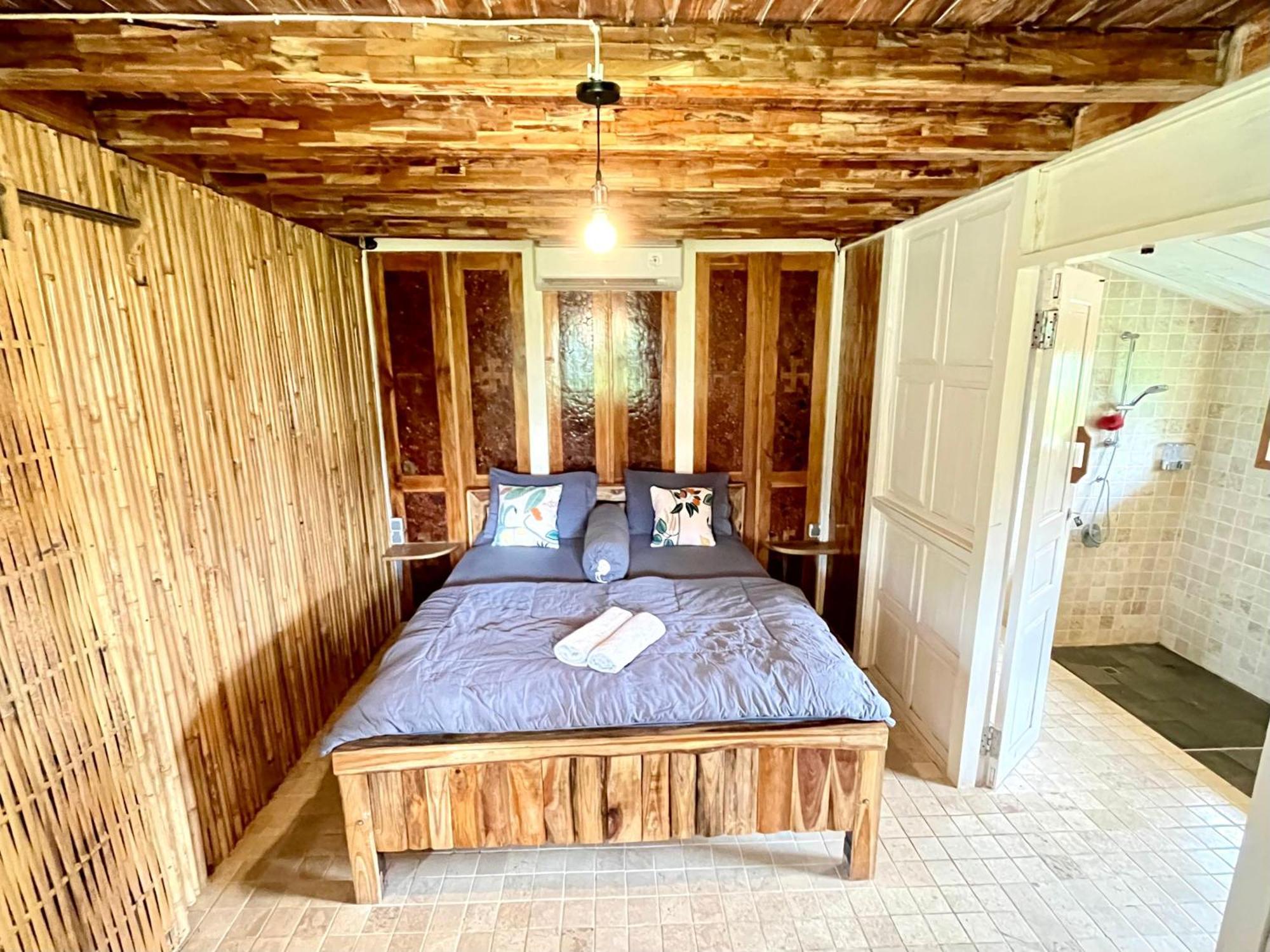 Pondok Is Oke Villa Scenic View Бануванги Екстериор снимка